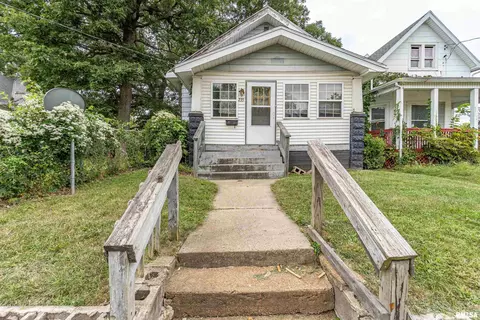 235 NE Rock Island Ave, Peoria, IL 61603
