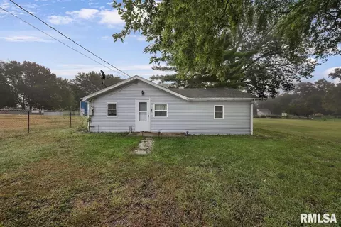14636 N Gardenland Dr, Chillicothe, IL 61523