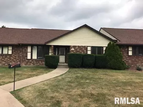 2013 Maple Ave, Macomb, IL 61455