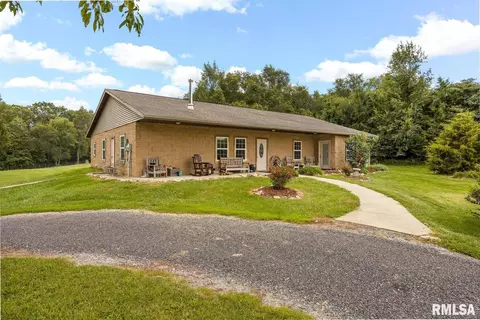 320 E 10th St, Glasford, IL 61533 photo 3