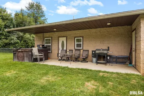 320 E 10th St, Glasford, IL 61533 photo 33