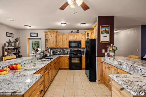 320 E 10th St, Glasford, IL 61533 photo 13