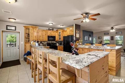 320 E 10th St, Glasford, IL 61533 photo 12