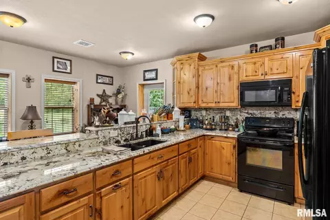 320 E 10th St, Glasford, IL 61533 photo 14