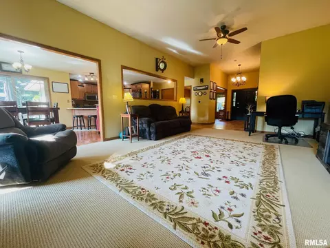 12101 N 1050th Rd, Macomb, IL 61455 photo 4