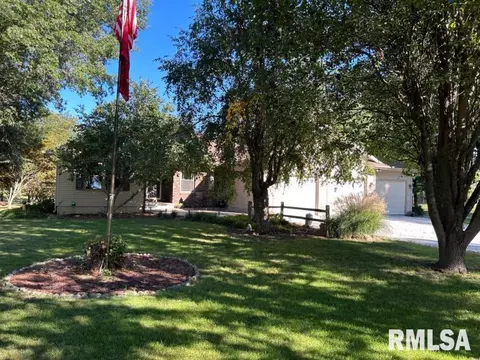 12101 N 1050th Rd, Macomb, IL 61455