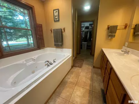12101 N 1050th Rd, Macomb, IL 61455 photo 14