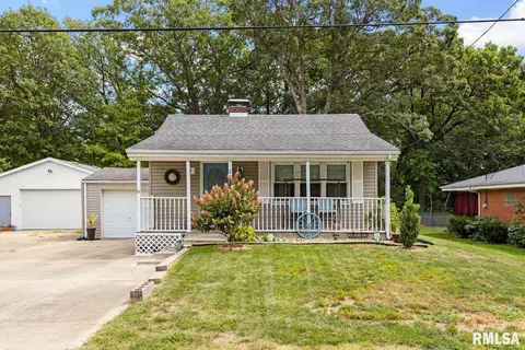 235 Edgewood Dr, East Peoria, IL 61611