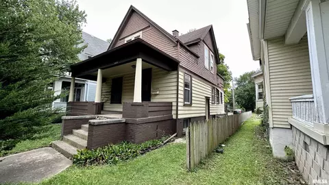 1816 W Bradley Ave, Peoria, IL 61606