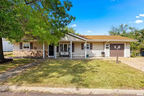 1615 Bellaire Ave, Pekin, IL 61554