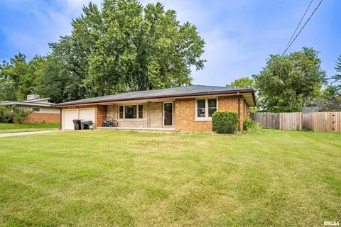 117 Baker St, East Peoria, IL 61611