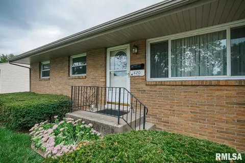 420 Capri St, Pekin, IL 61554 photo 3