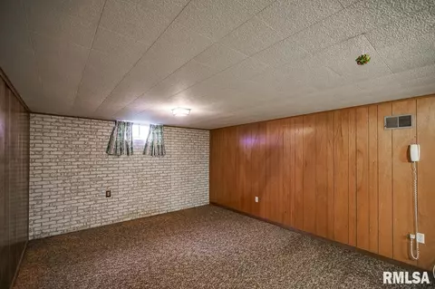 420 Capri St, Pekin, IL 61554 photo 25