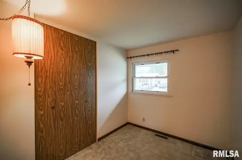 420 Capri St, Pekin, IL 61554 photo 19