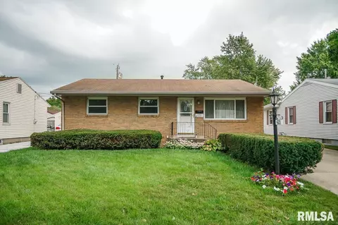 420 Capri St, Pekin, IL 61554
