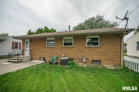 420 Capri St, Pekin, IL 61554 photo 35