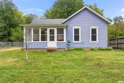 129 N 2nd St, Chillicothe, IL 61523