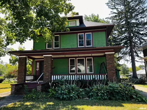 709 E Carroll St, Macomb, IL 61455