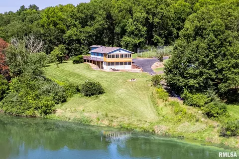 246 247 Pine Ridge Ct, Dahinda, IL 61428