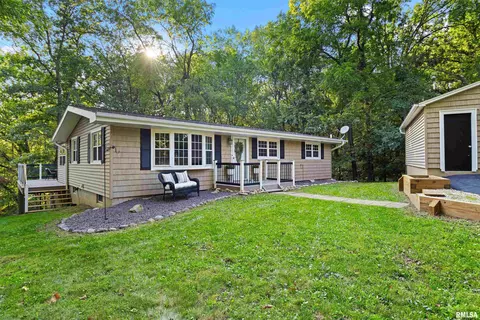 361 Charter Oak Pl, Dahinda, IL 61428