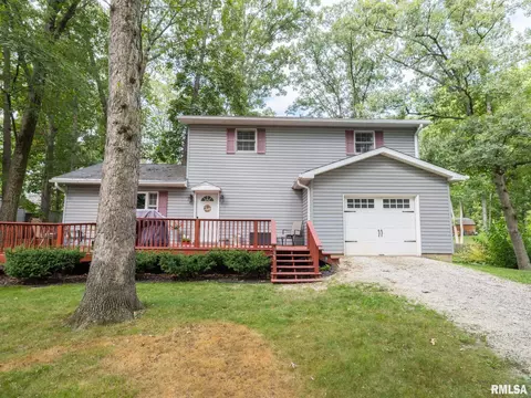 323 Bessler Lake Dr, Groveland, IL 61535
