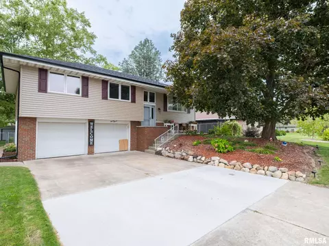 1111 S Mesa Dr, Peoria, IL 61607