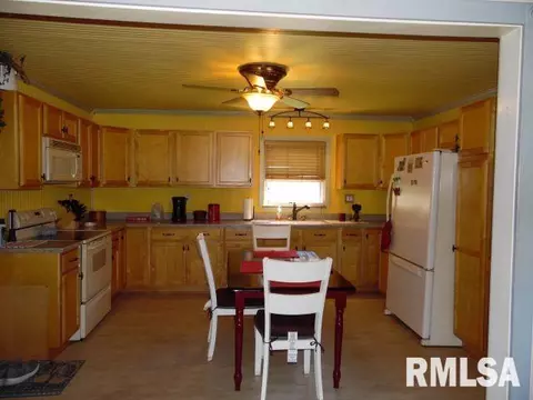 103 S State St, Bryant, IL 61519 photo 5