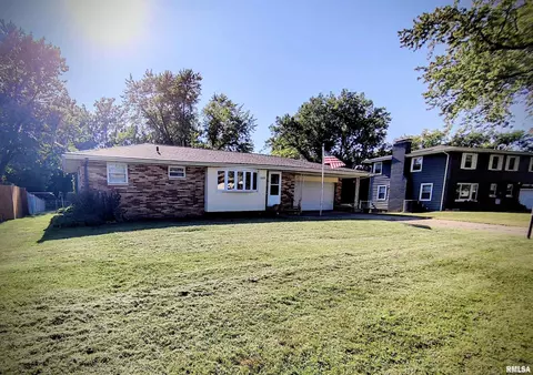 5411 N James Rd, Peoria, IL 61615