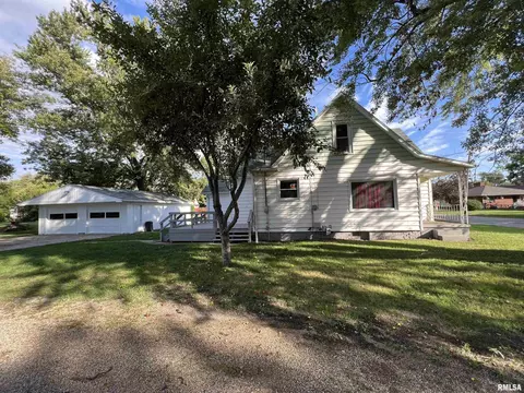 303 N 9th St, Cuba, IL 61427