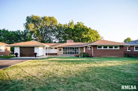 208 W Glen Ave, Peoria, IL 61614