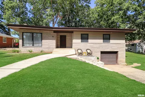 108 Midway Dr, East Peoria, IL 61611