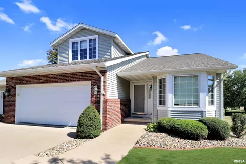 11 Primrose Ln, Washington, IL 61571