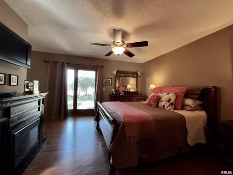 1264 Rebecca Ln, Macomb, IL 61455 photo 25