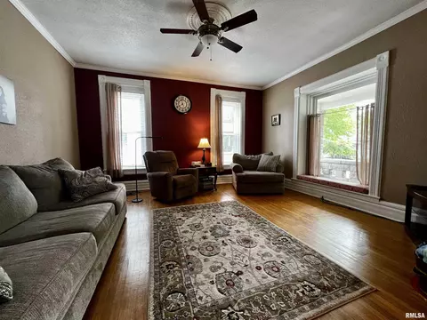 314 E Jefferson St, Macomb, IL 61455 photo 5