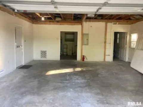 701 Meadow Dr, Macomb, IL 61455 photo 27