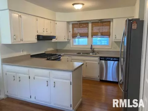 701 Meadow Dr, Macomb, IL 61455 photo 10