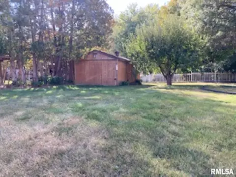701 Meadow Dr, Macomb, IL 61455 photo 32