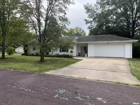 701 Meadow Dr, Macomb, IL 61455 photo 5