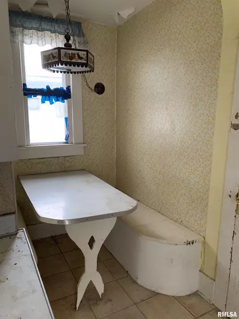 411 S Kickapoo St, Lincoln, IL 62656 photo 7
