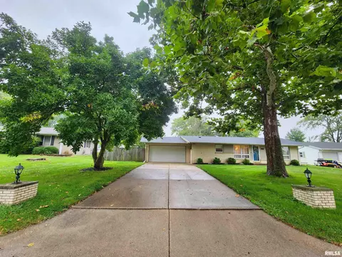 708 S West St, Tremont, IL 61568