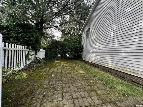 106 Timberview Dr, Macomb, IL 61455 photo 18
