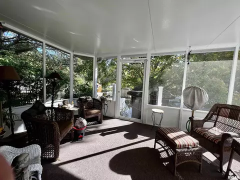 106 Timberview Dr, Macomb, IL 61455 photo 7