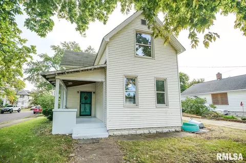 900 Catherine St, Pekin, IL 61554