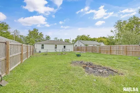 304 E 3rd St, Delavan, IL 61734 photo 20