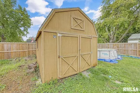304 E 3rd St, Delavan, IL 61734 photo 23