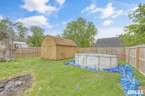 304 E 3rd St, Delavan, IL 61734 photo 21