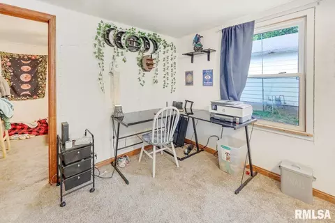 304 E 3rd St, Delavan, IL 61734 photo 6