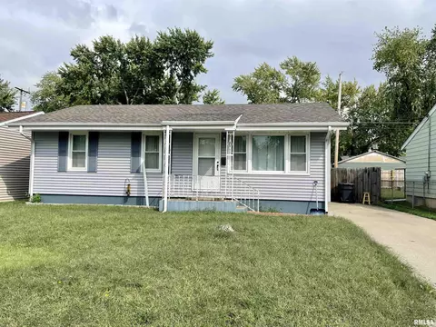 414 Capri St, Pekin, IL 61554