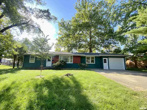 3307 N Brooks Ln, Peoria, IL 61604