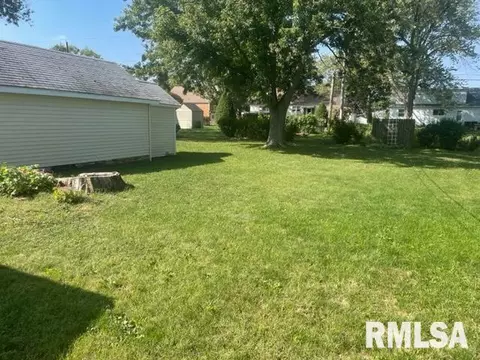307 N 5th St, Dunlap, IL 61525 photo 4